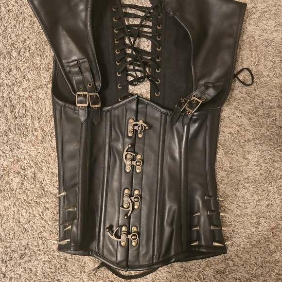 Dracula Clothing Spiked Black Corset - Picture 1 of 5